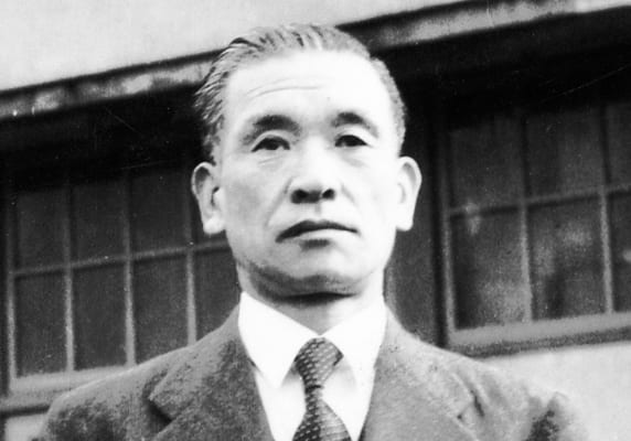 On March 2, Kozaburo Kobayashi establishes KOBAYASHI UNLIMITED PARTNERSHIP in Kita-ku, Oji, Tokyo